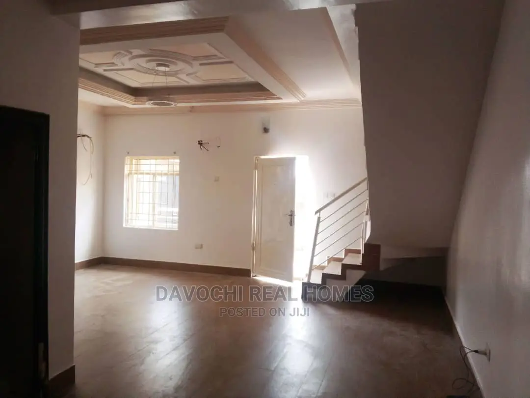 4bdrm House in James Street, Osapa london for rent