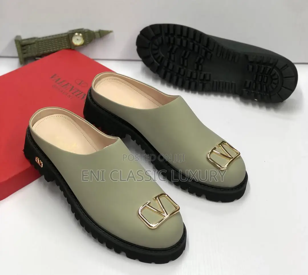 Italian Half Shoes Available for U