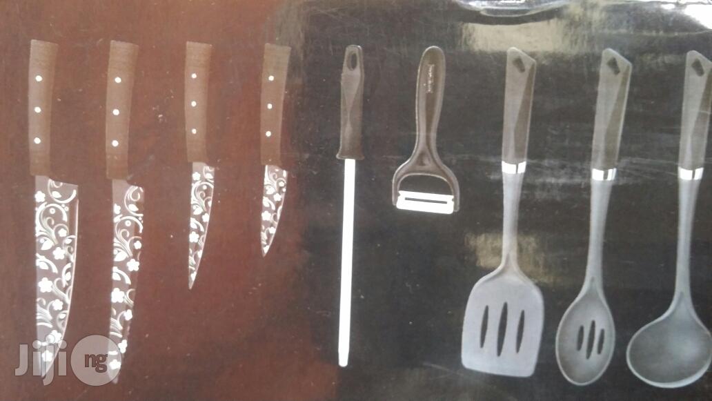 Set Of Roleable Knife/Non Stick Spoon Set