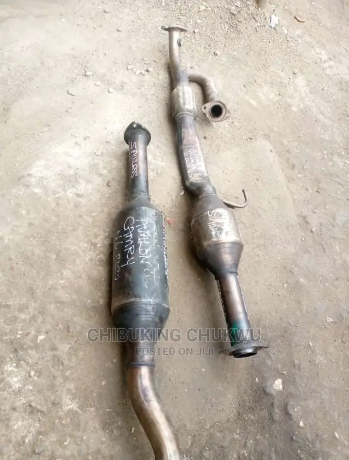 Toyota Camry 2020 Catalytic and Center Exhaust Pot.