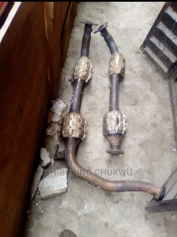 Toyota Sequoia 08-15 Catalytic Exhaust Pot Set.