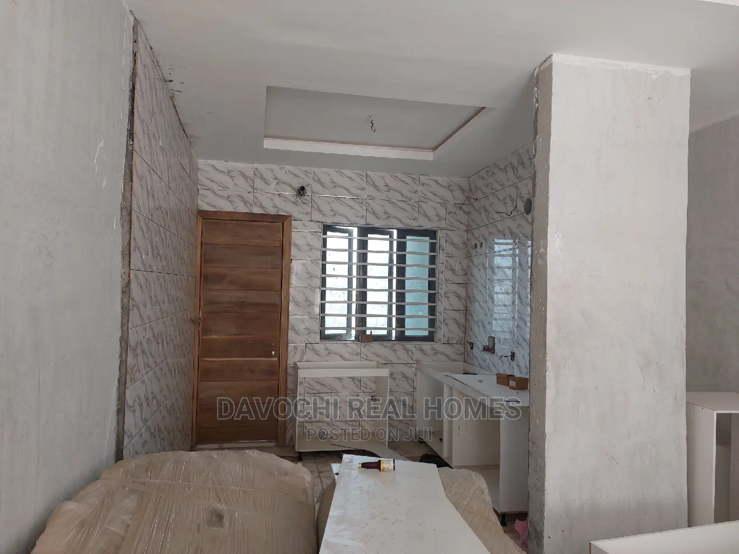2bdrm Block of Flats in By Chevron Second for sale