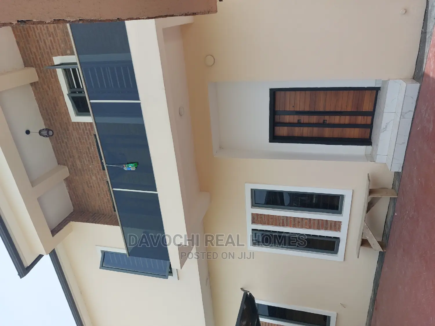 4bdrm Duplex in Orchid Road, Chevron for rent