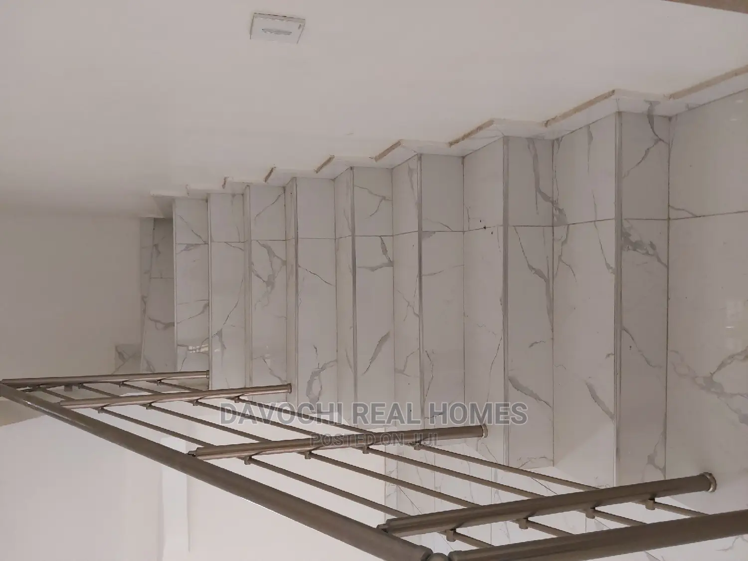 4bdrm Duplex in Orchid Road, Chevron for rent