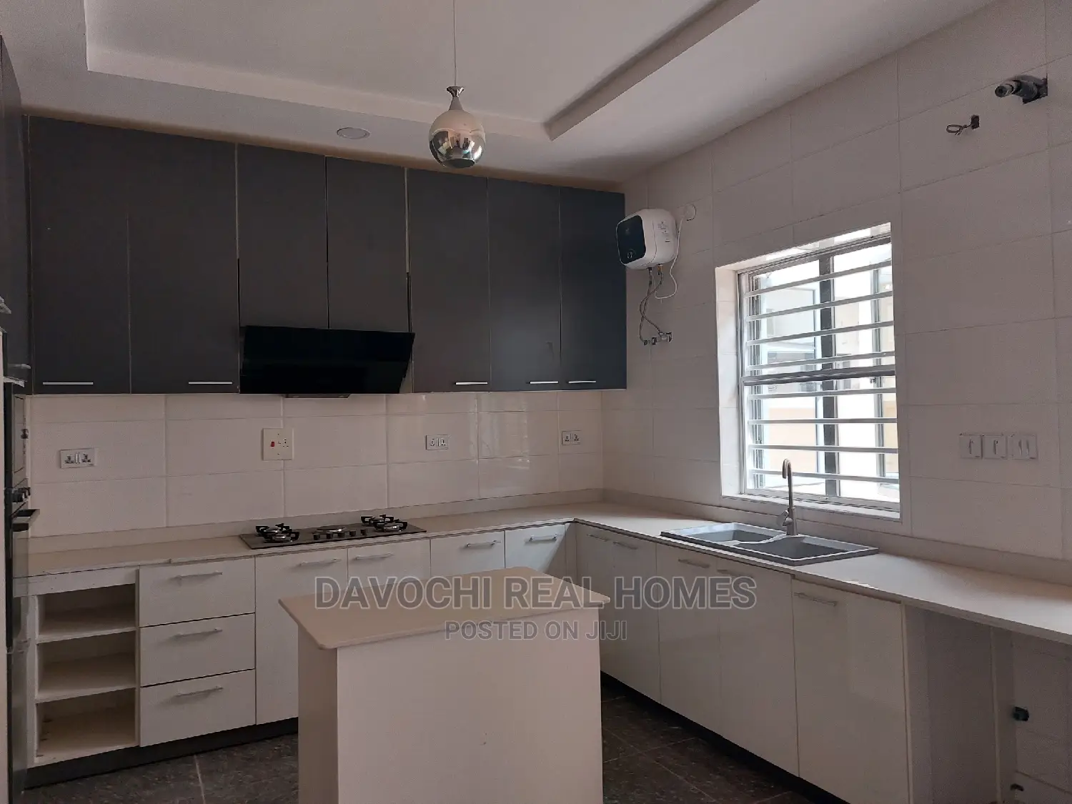 4bdrm Duplex in Orchid Road, Chevron for rent