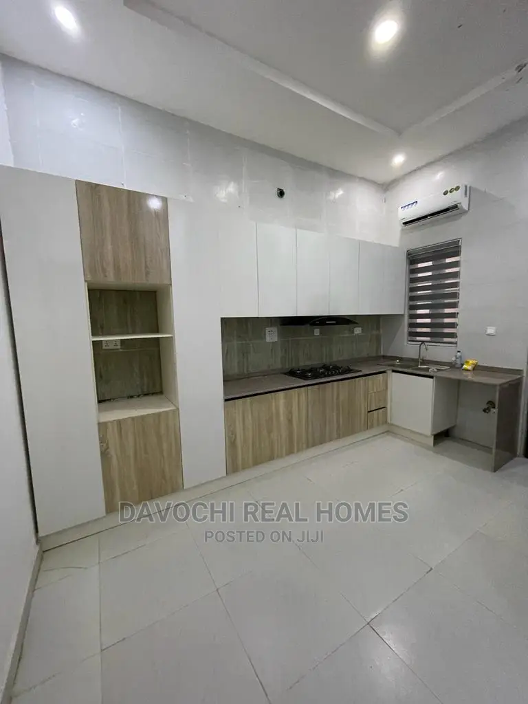 Furnished 4bdrm Duplex in Orchid Road, Chevron for rent