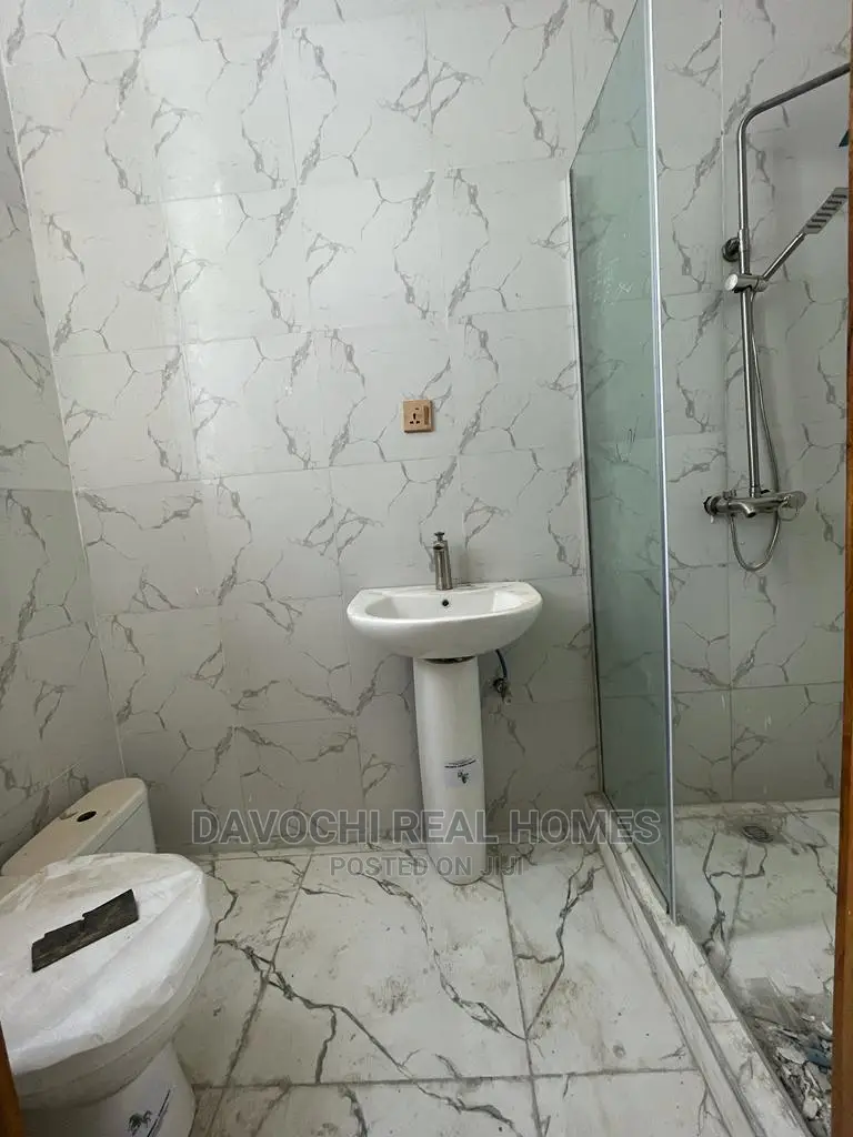 4bdrm Duplex in Prime Estate, Osapa London for Rent