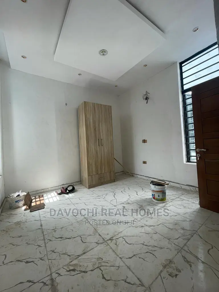 4bdrm Duplex in Prime Estate, Osapa London for Rent