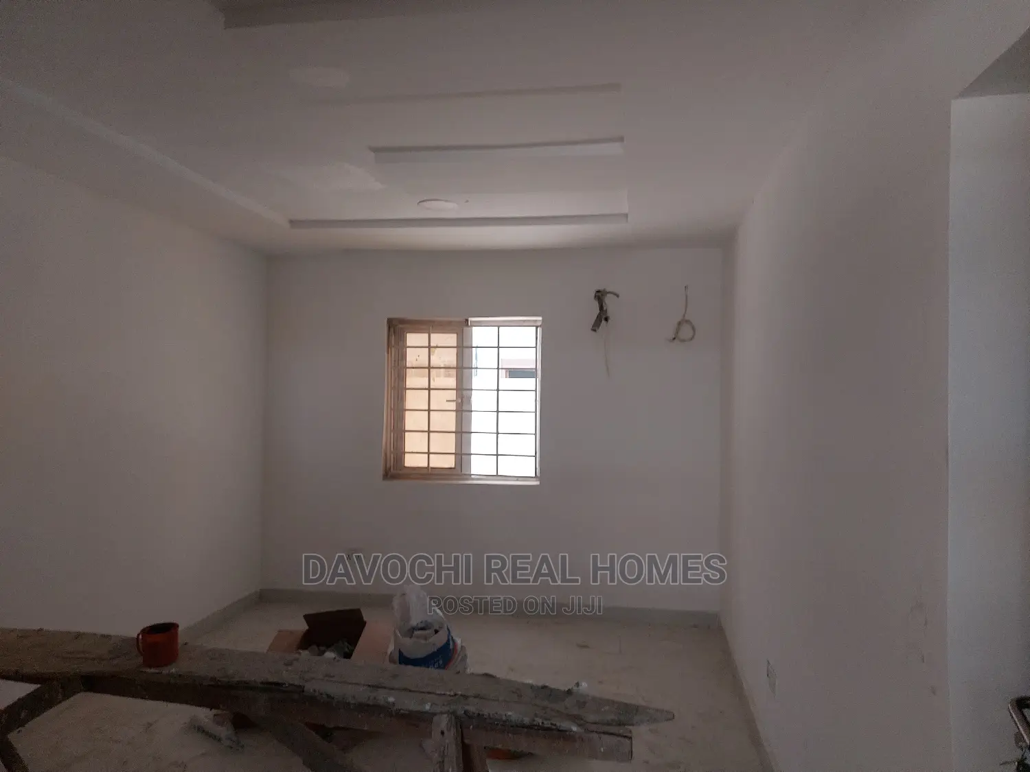 2bdrm Block of Flats in By Chevron Second for sale