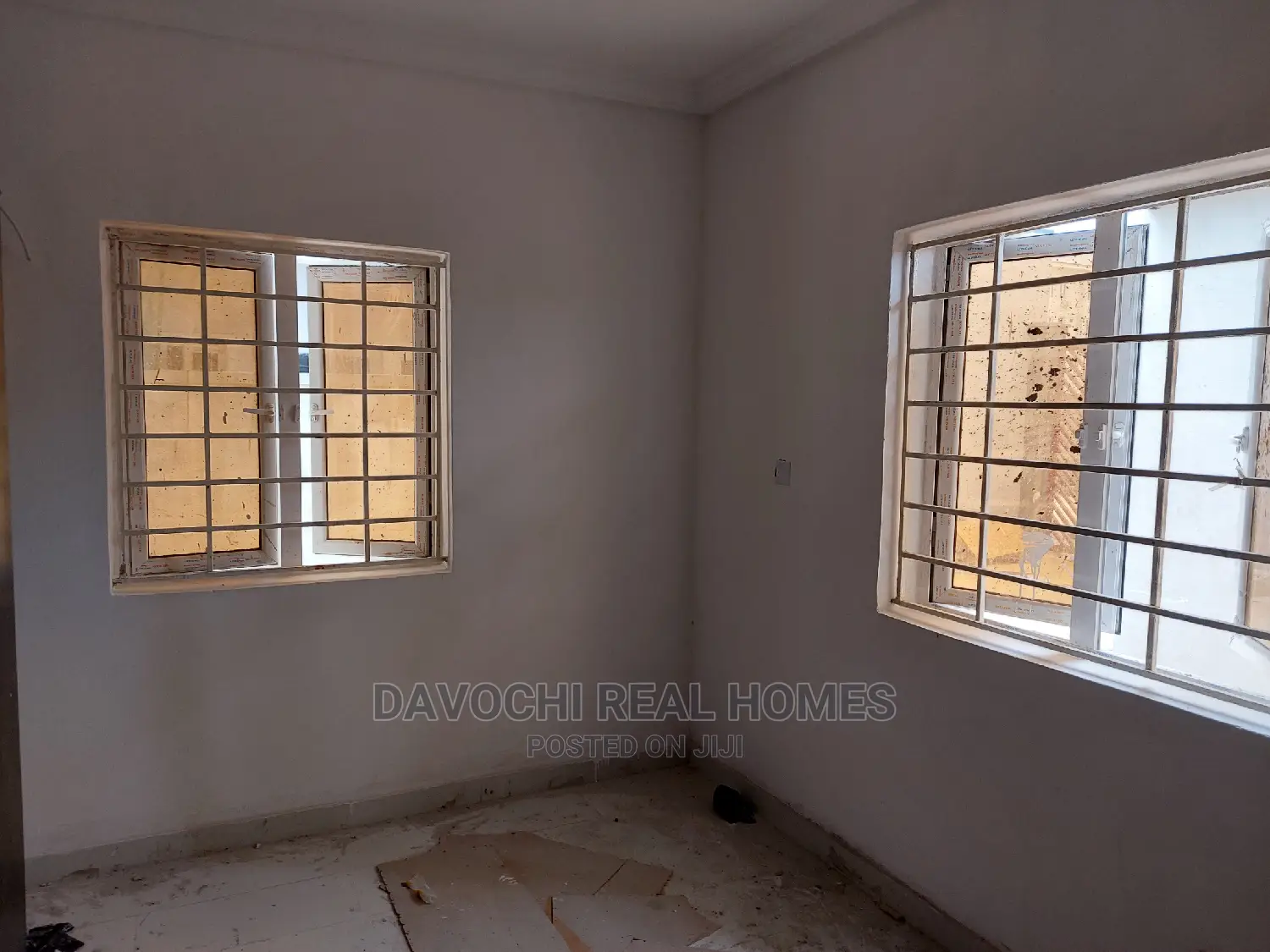 2bdrm Block of Flats in By Chevron Second for sale