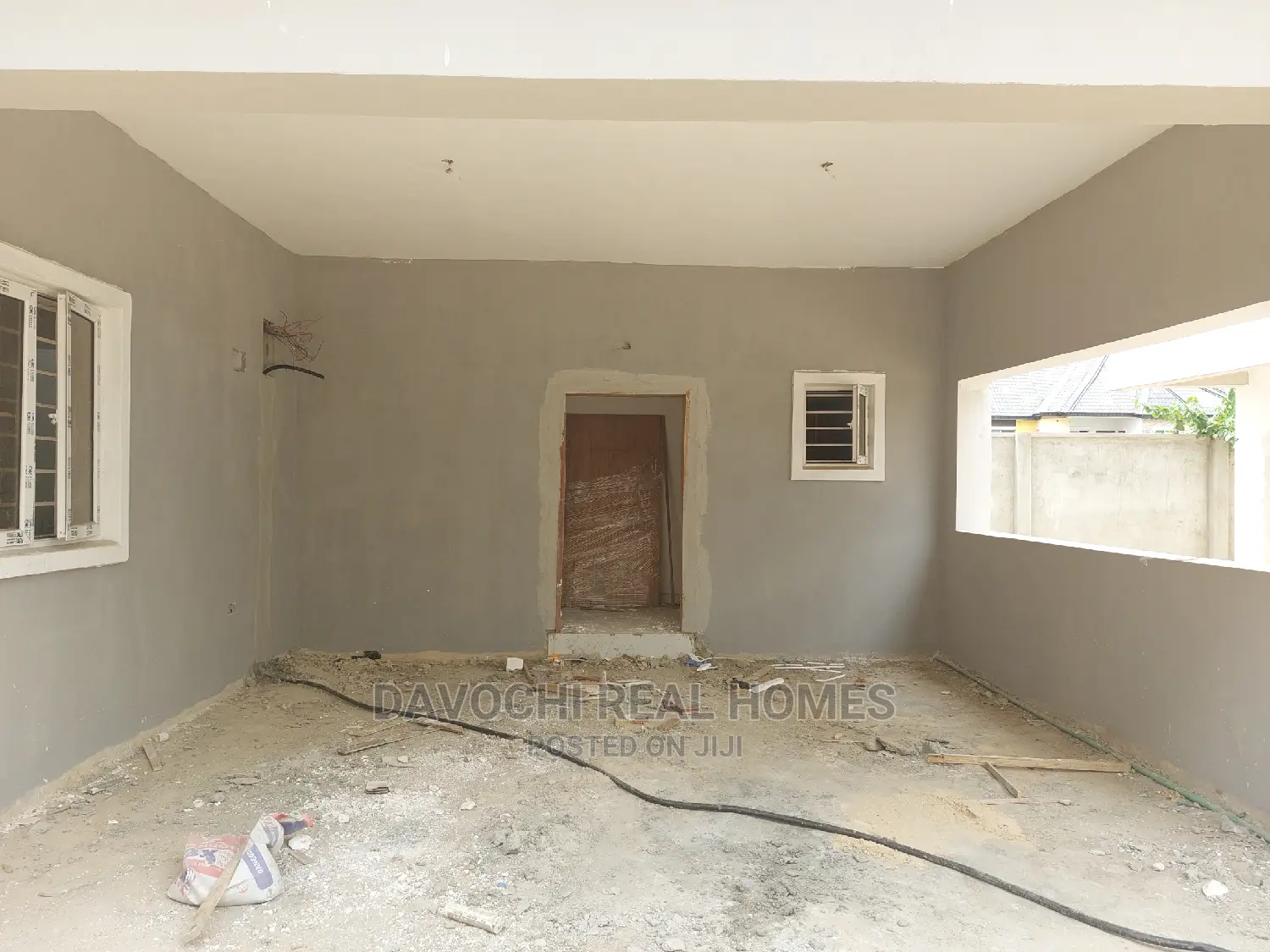 3bdrm Duplex in By Chevron Second for sale