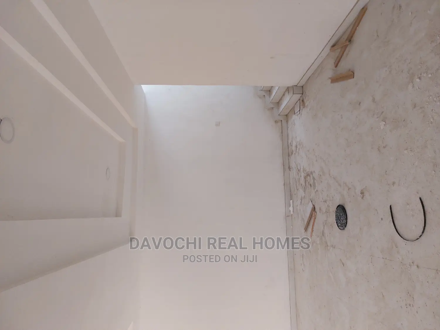 3bdrm Duplex in By Chevron Second for sale