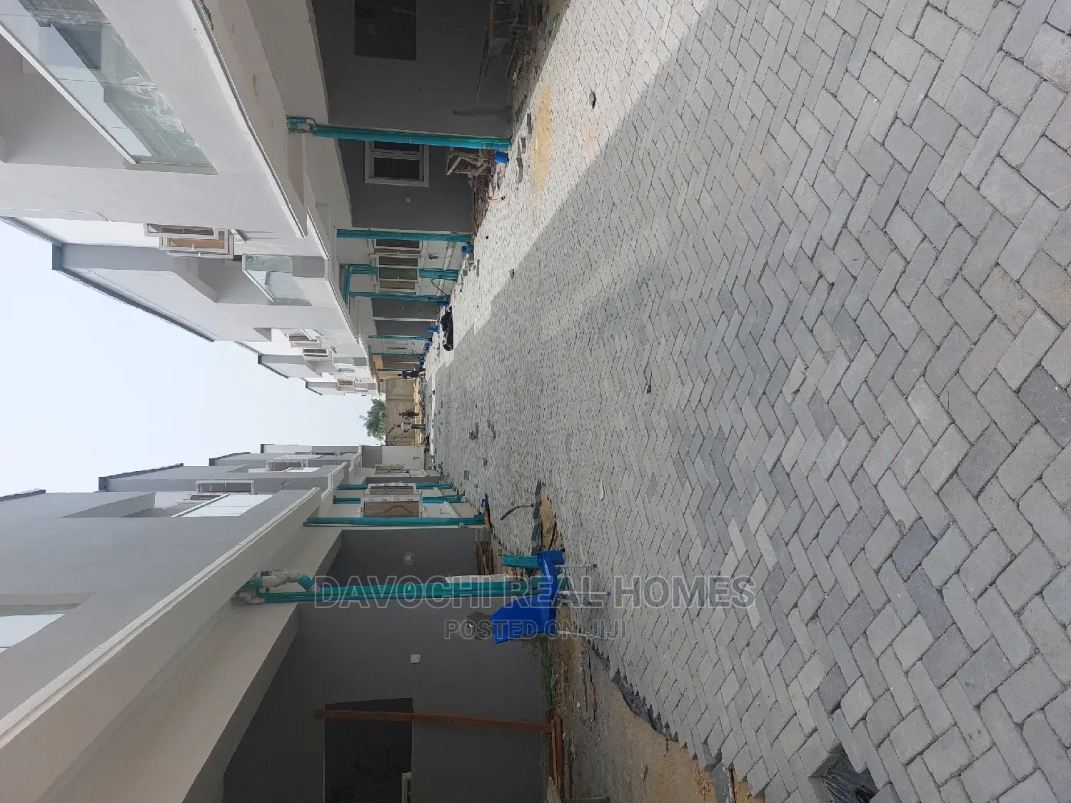 3bdrm Duplex in By Chevron Second for sale