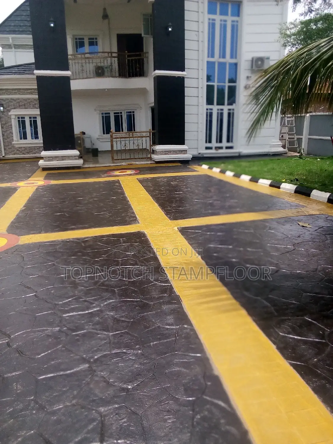 Standout Pattern Modern Floor Design