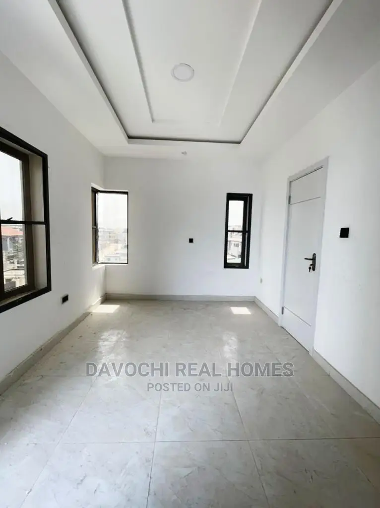 2bdrm Block of Flats in Ologolo Estate for sale