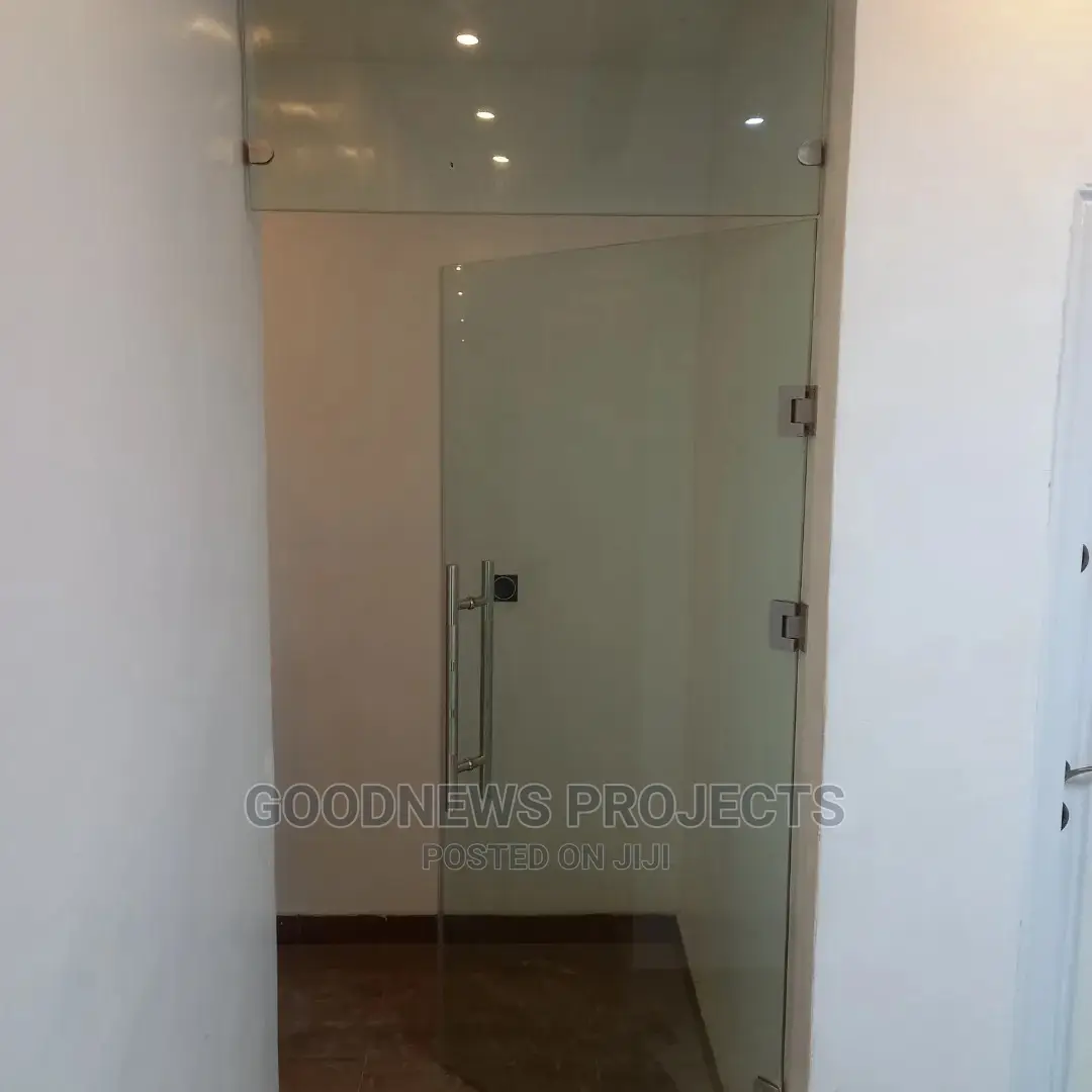Single Glass Door With Fixed