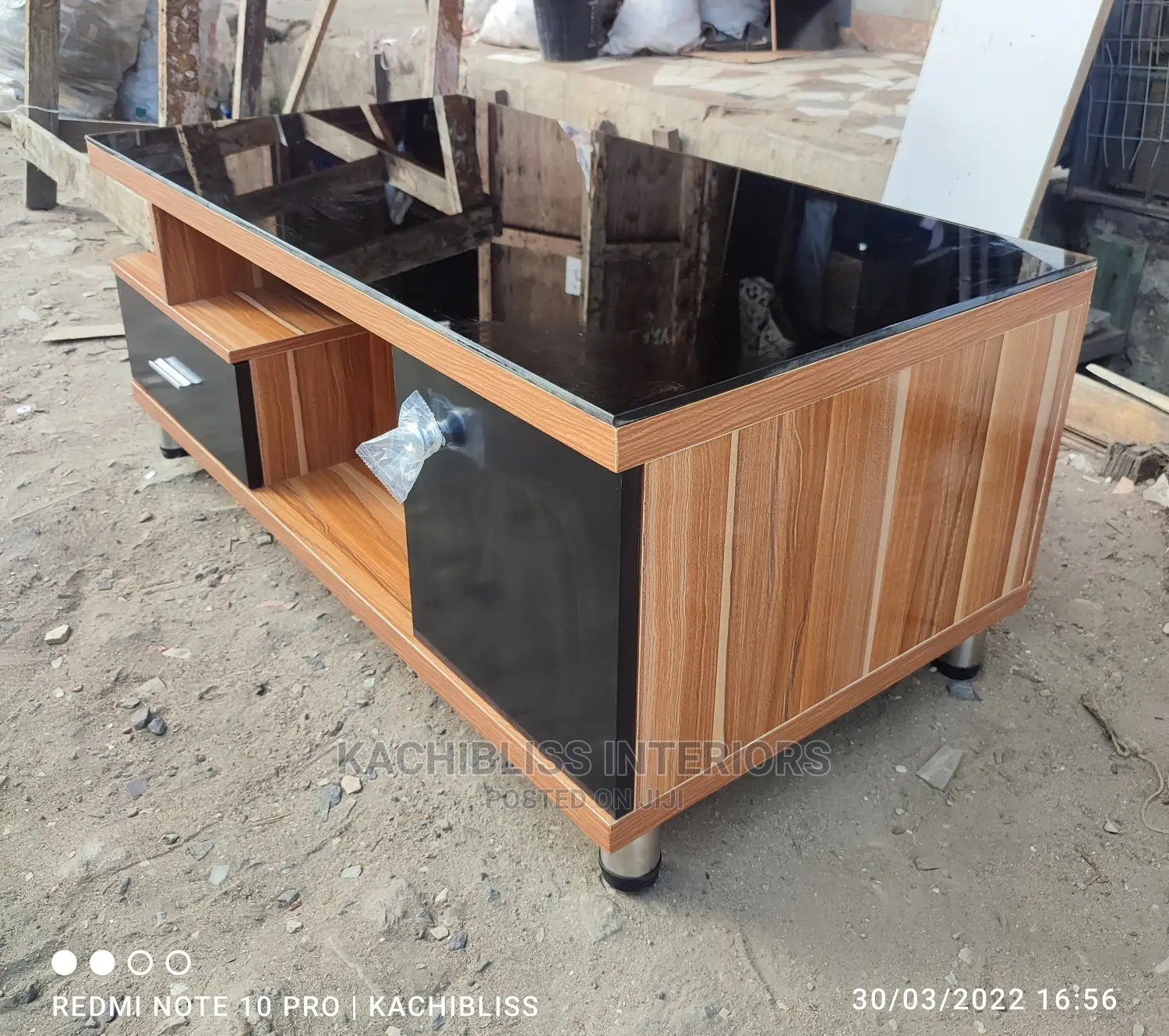 Beautiful Center Table With Glass Top