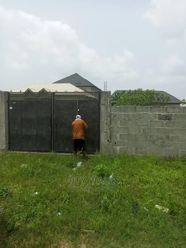1 Plot of Land for Sale