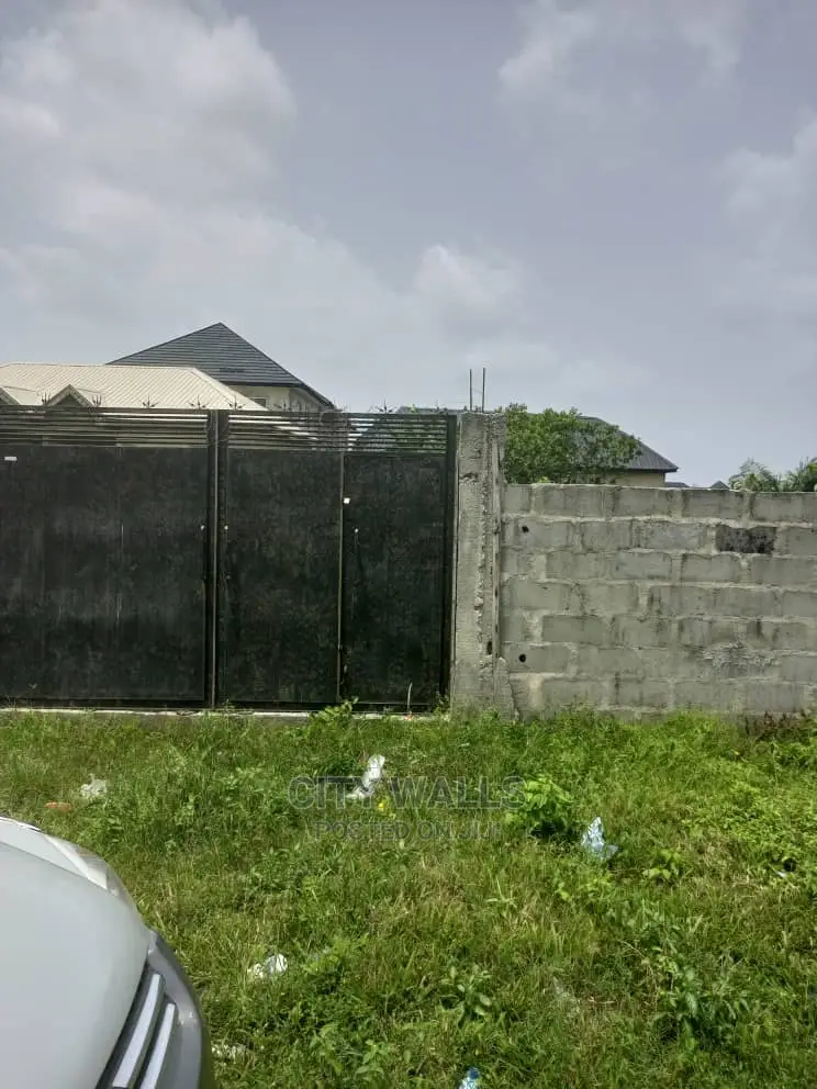 1 Plot of Land for Sale