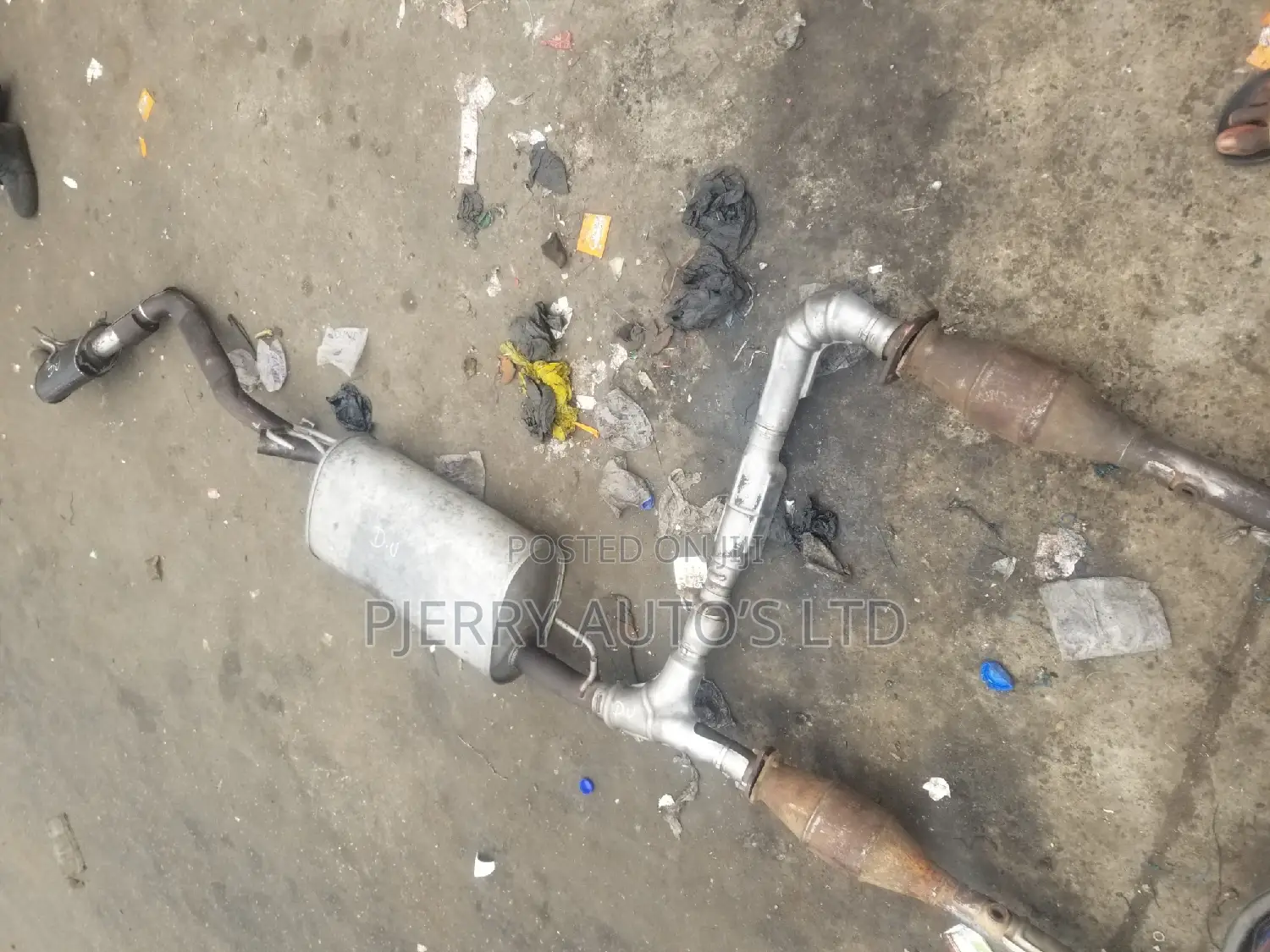 Nissan Pathfinder/Xterra 4.0 Engine Complete Exhaust System