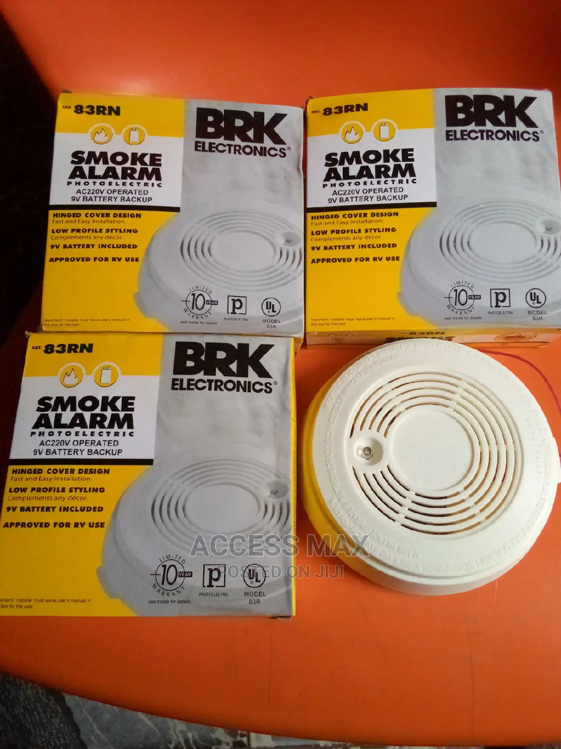 Smoke Detector . Battery and Electric Together.