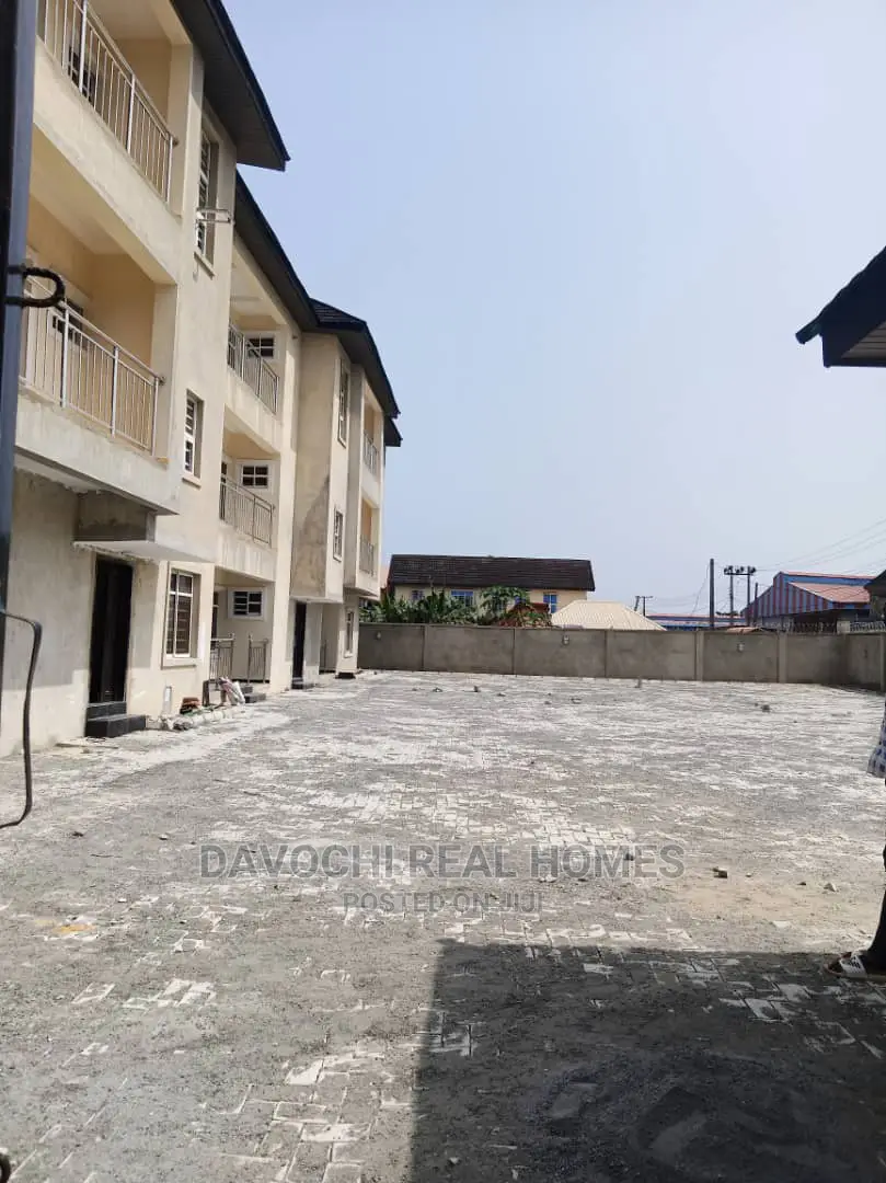 2bdrm Block of Flats in Olokola, Olokonla for rent