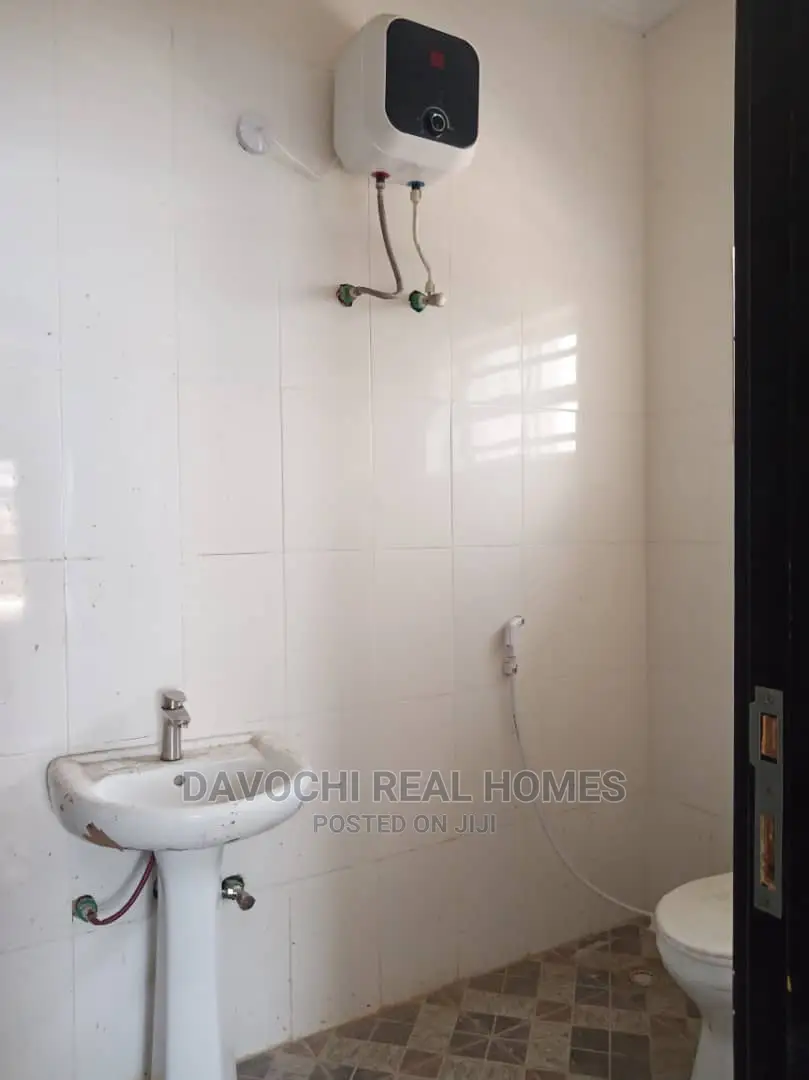 2bdrm Block of Flats in Olokola, Olokonla for rent