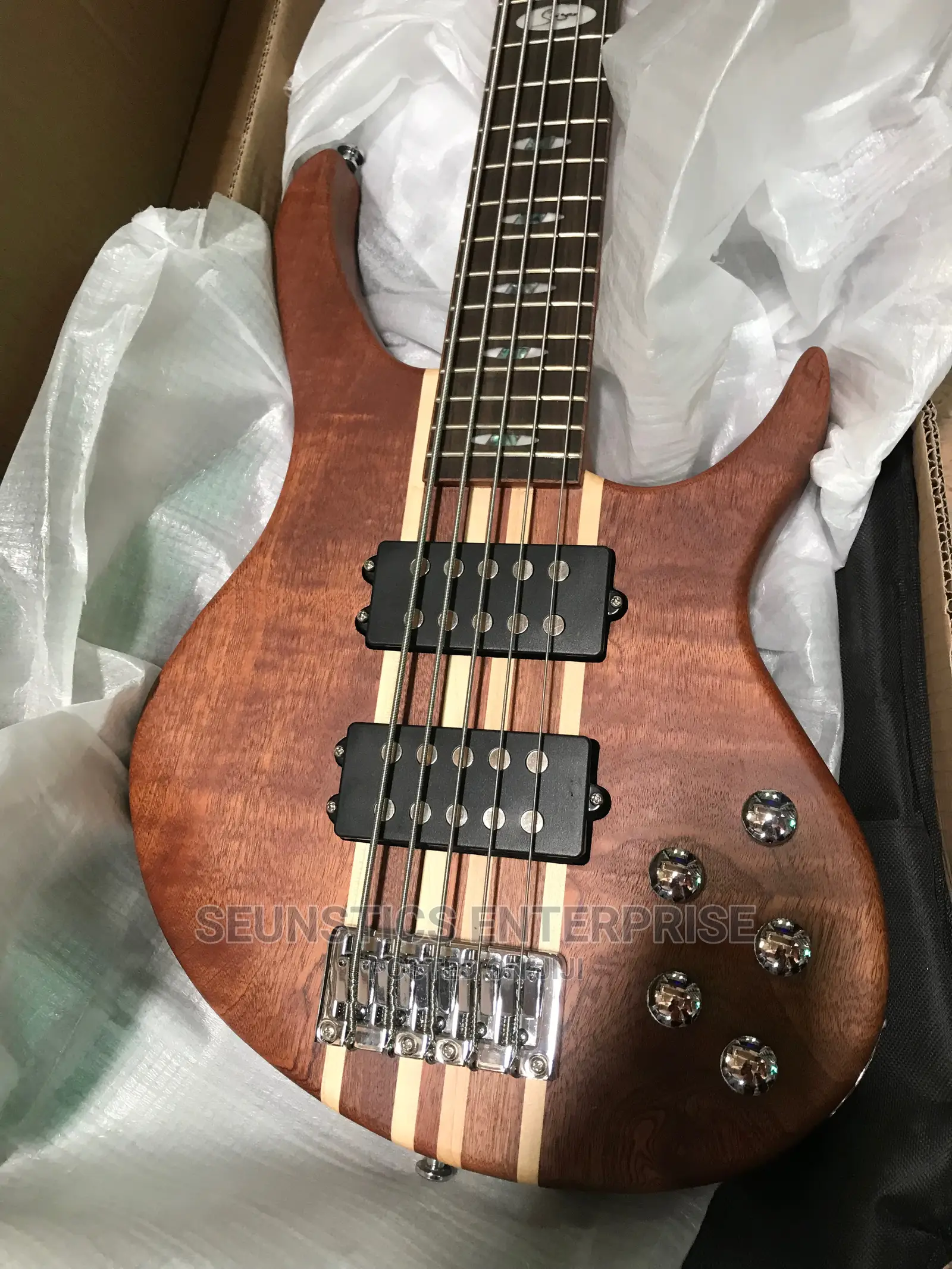 Quality Smiger Five String Active Bass Guitar