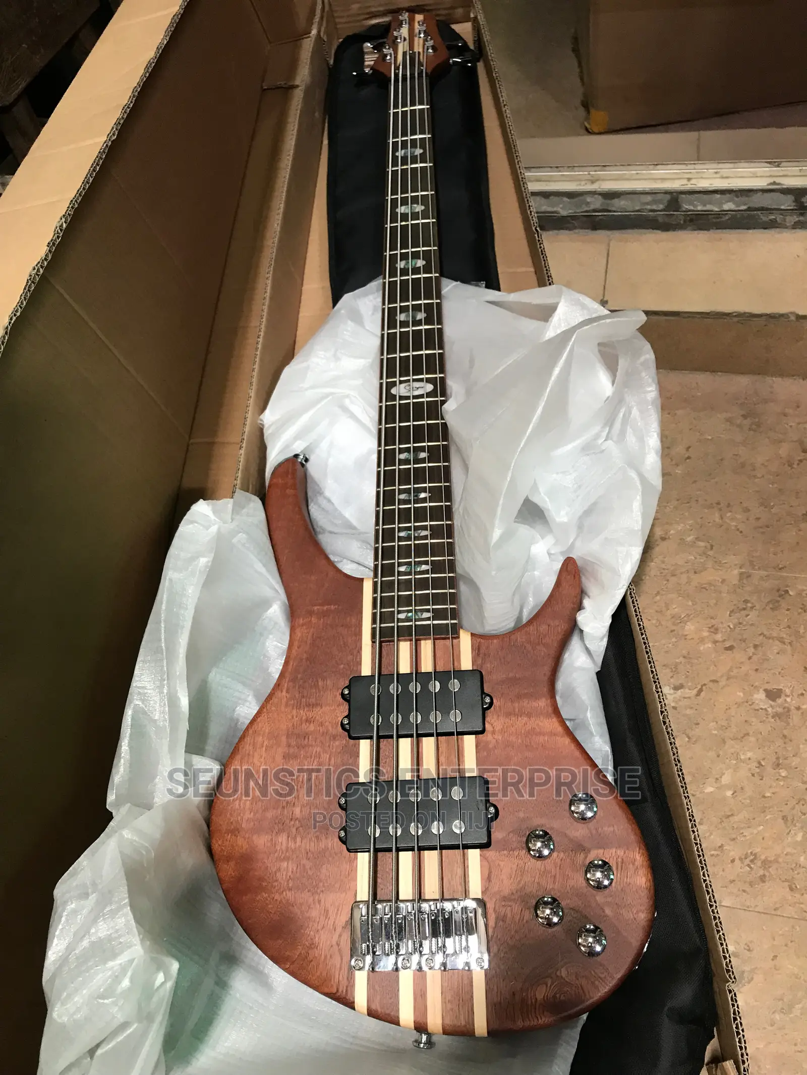 Quality Smiger Five String Active Bass Guitar