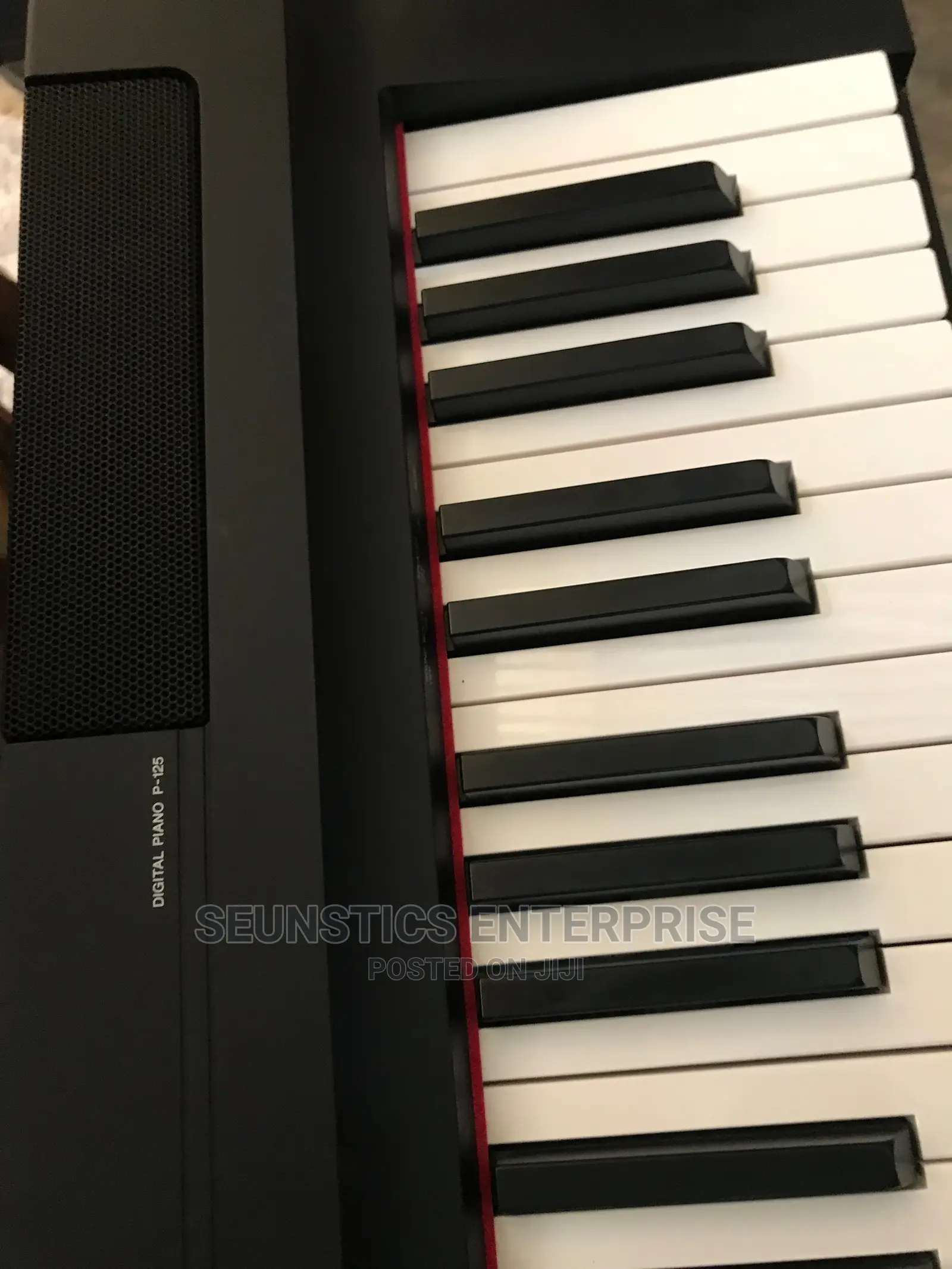 Yamaha Digital Piano P-125 (Keyboard)
