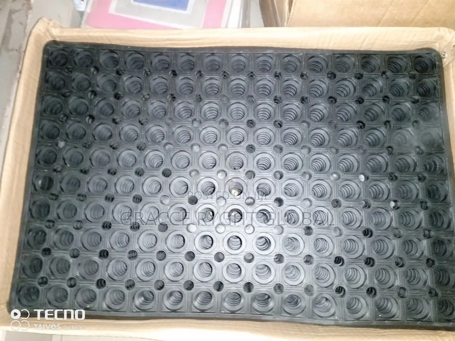Non Slip Hollow Mat 40 X 60cm