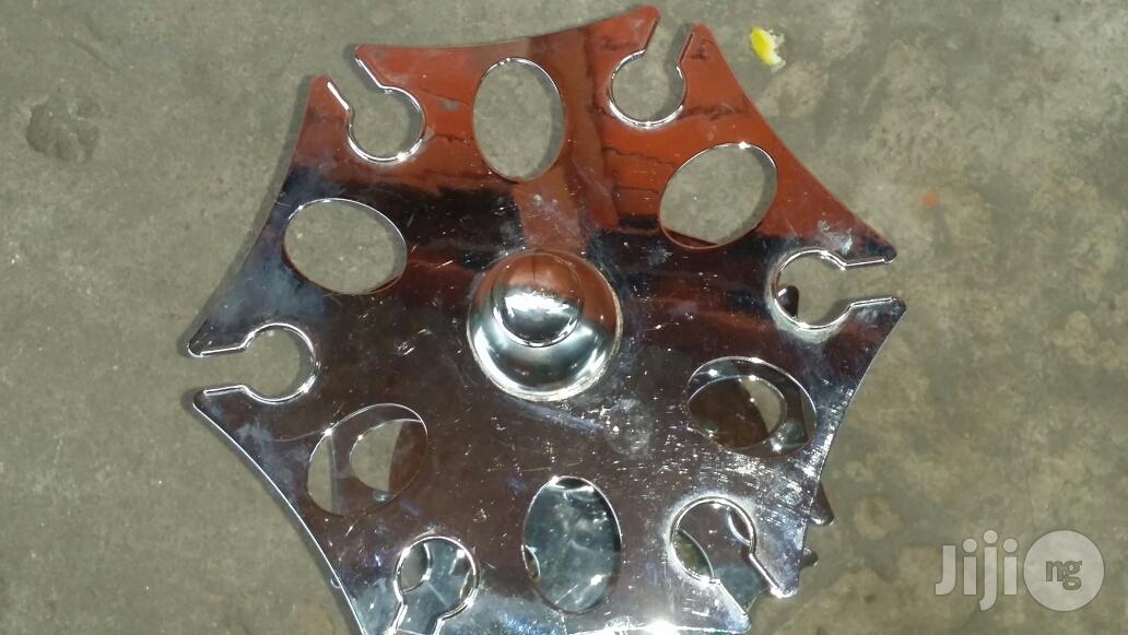 Stainless Still Roleable Stand For Glass Ware