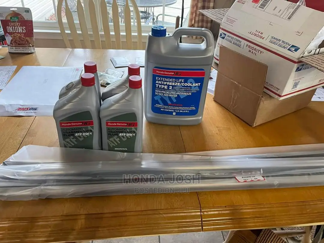 Honda Genuine Antifreeze/Coolant Type 2 Honda and Acura Usa