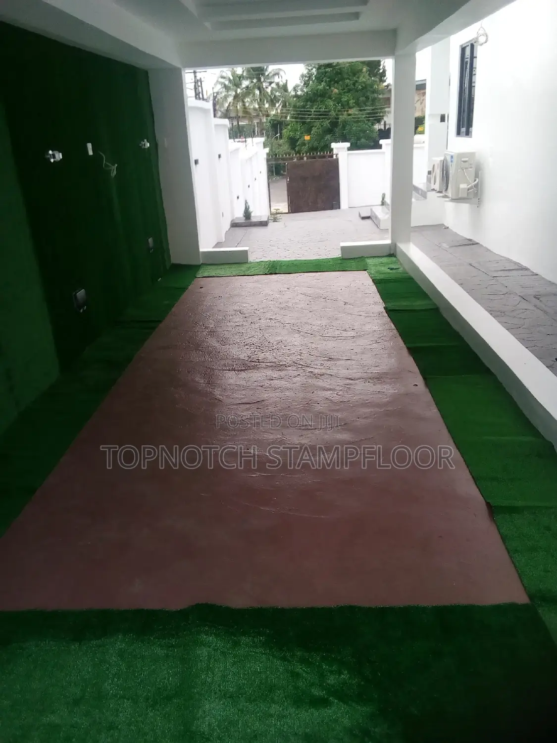 Polish and Glitter Color Floor