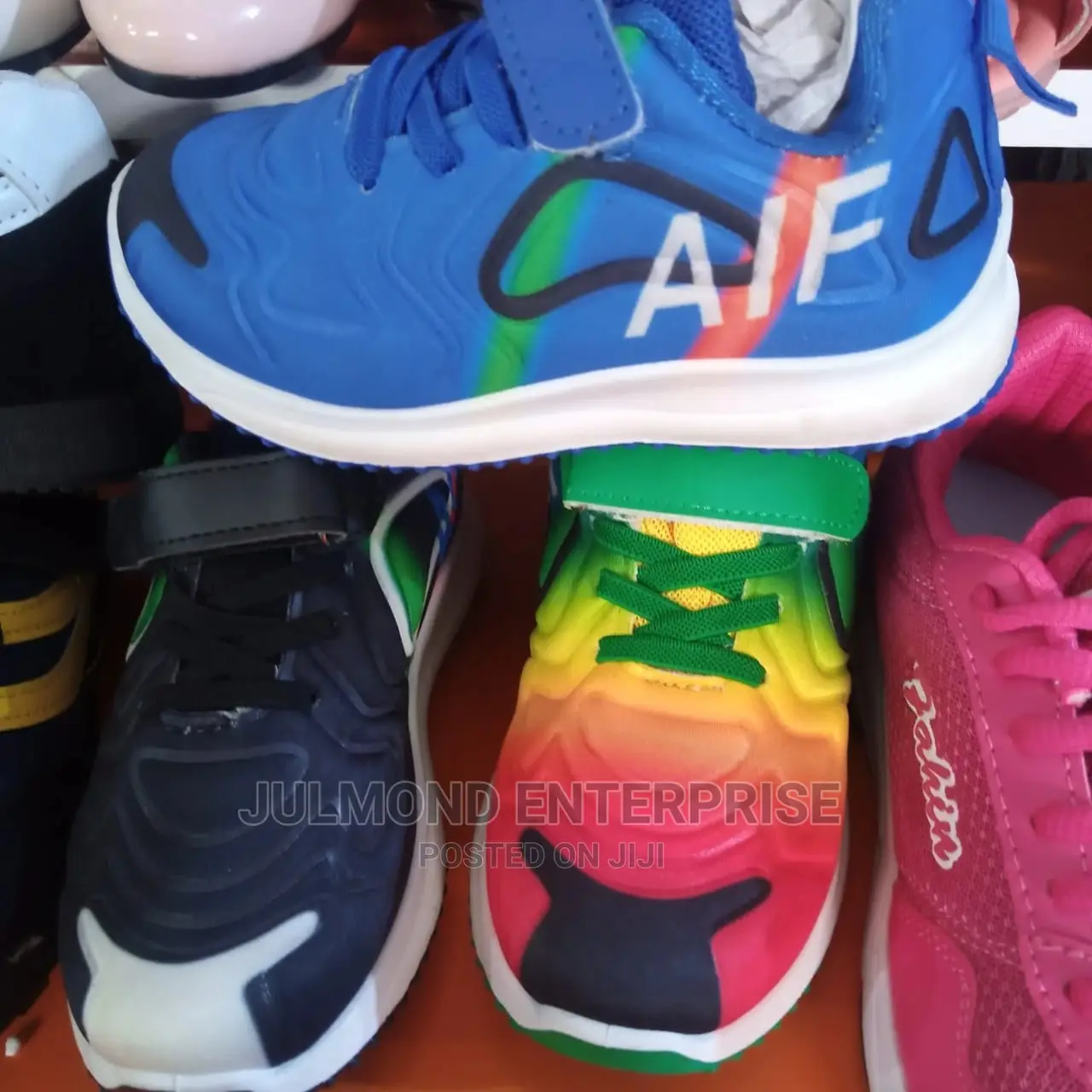 Kids Easy Wear Sneakers