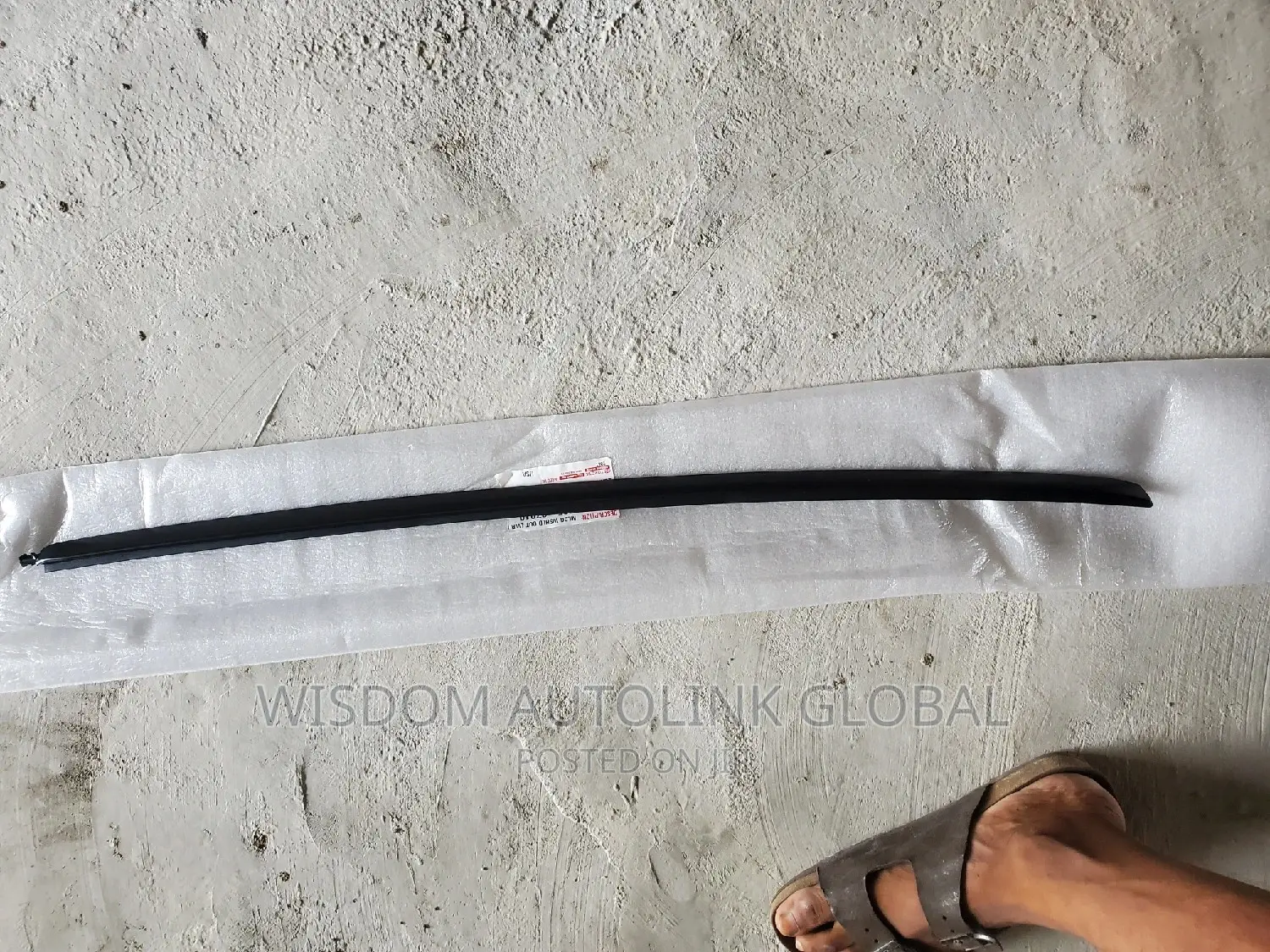 Windscreen Chrome For Toyota Avalon 2020/21