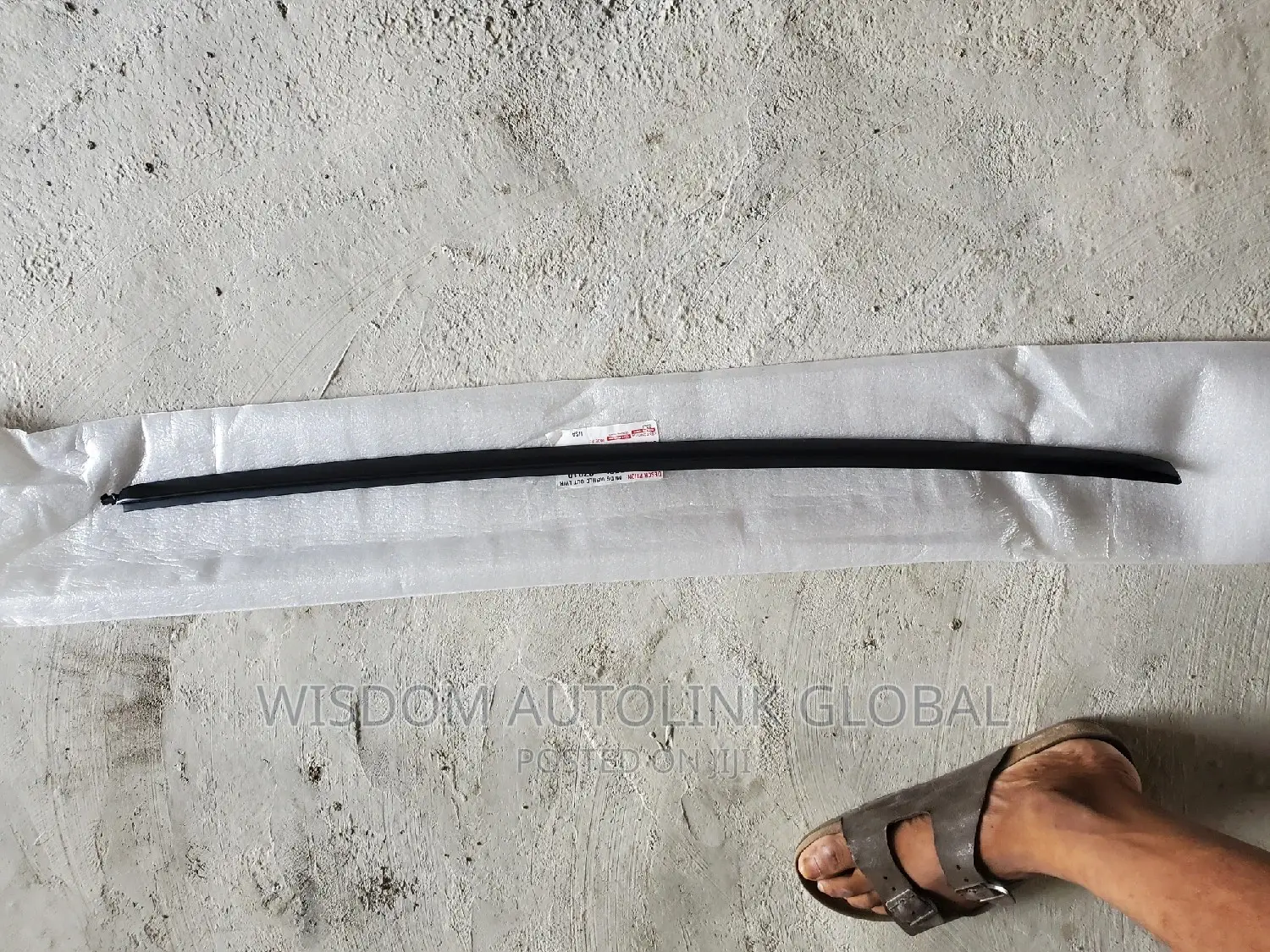 Windscreen Chrome For Toyota Avalon 2020/21