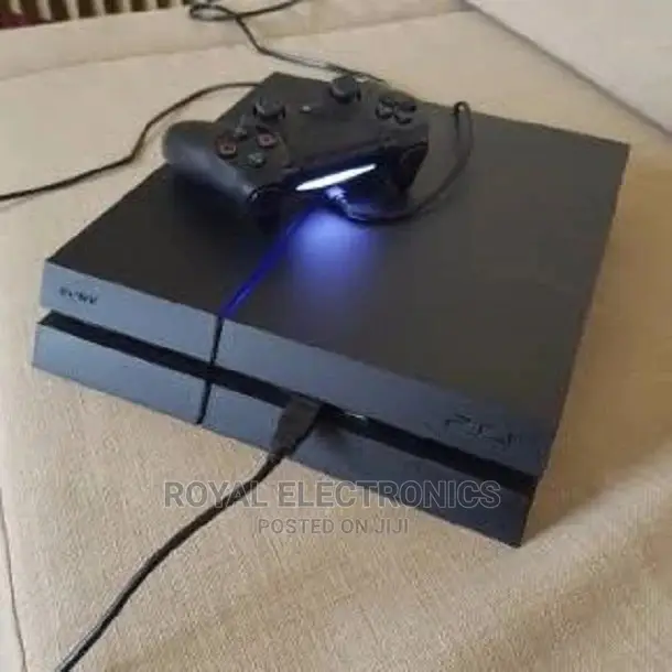 Uk Used Sony Ps4(Big) With Pad and 13 Latest Games Download