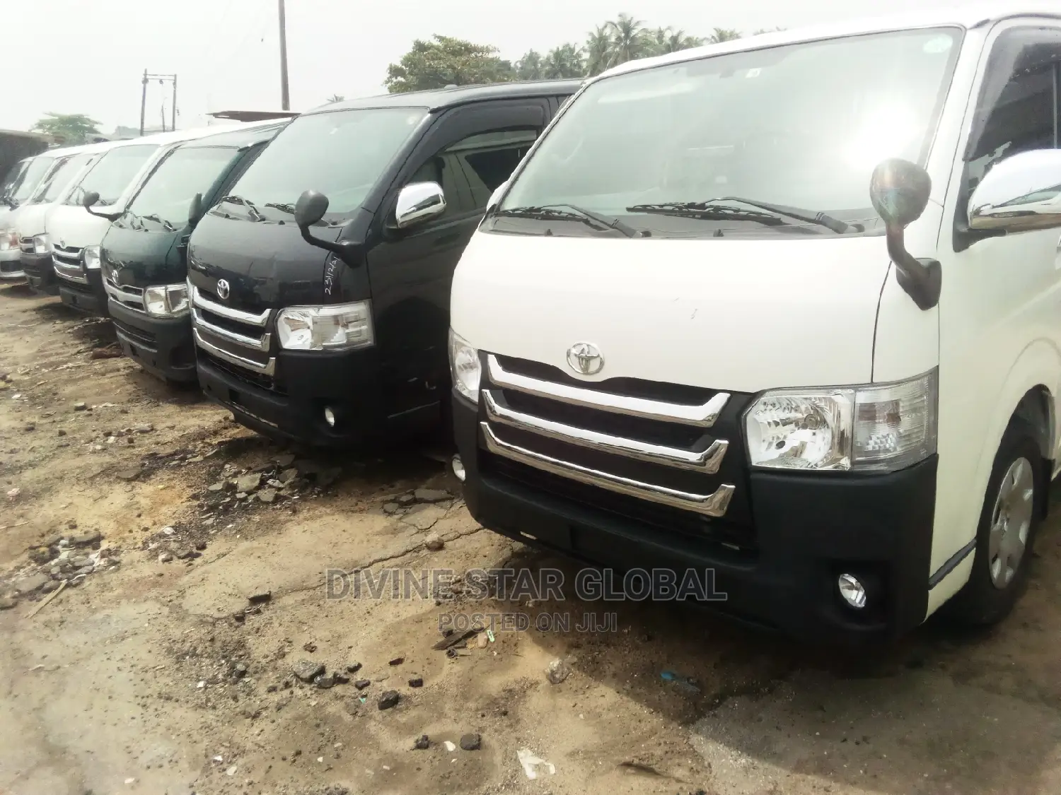 Toyota HiAce 2010 White