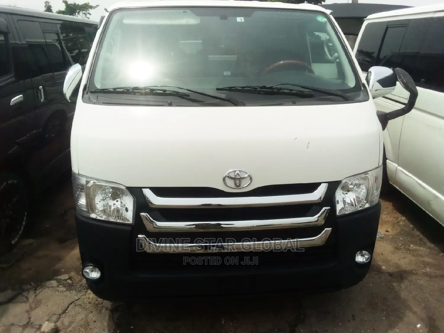 Toyota HiAce 2010 White