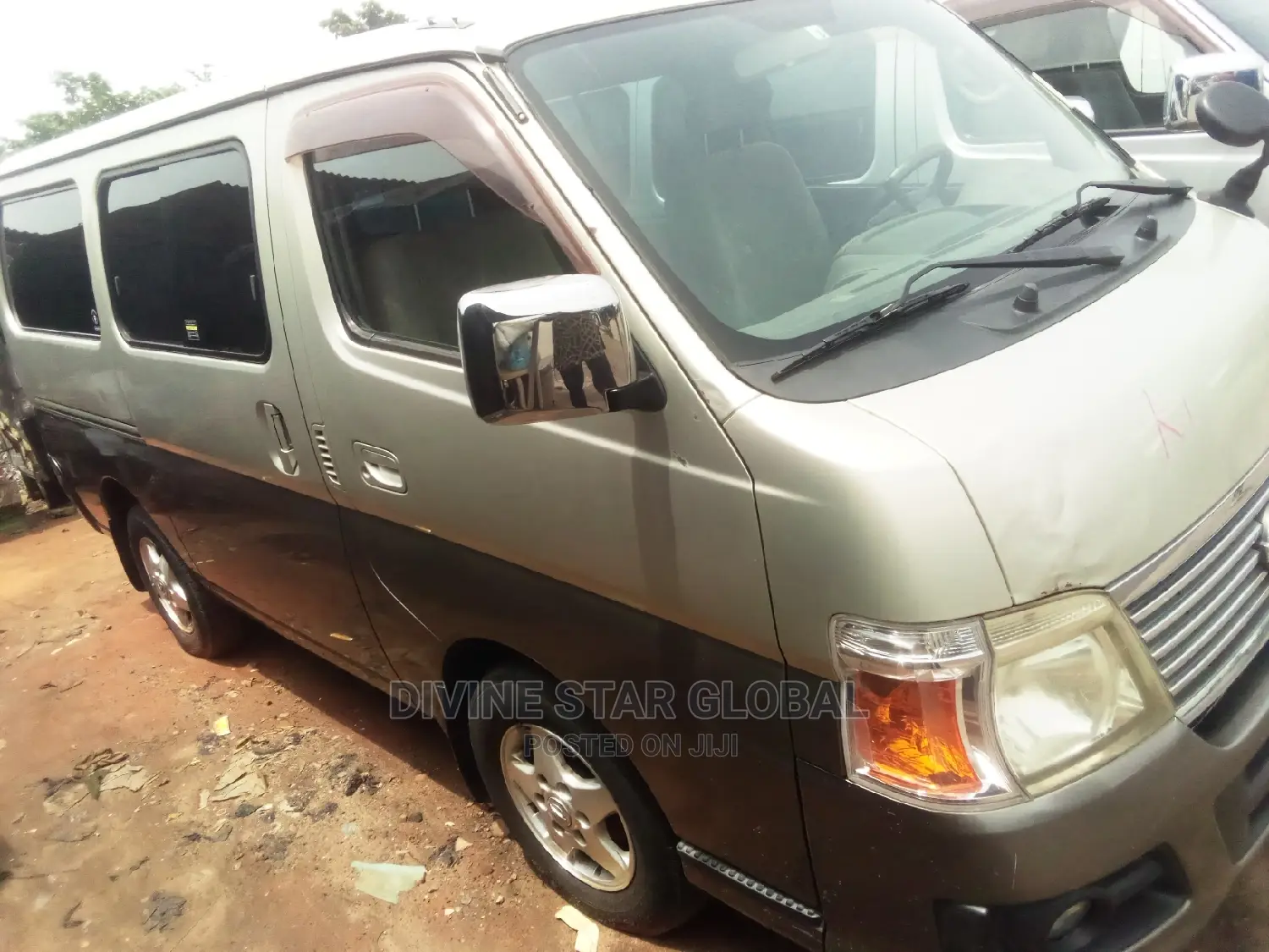 Nissan Caravan 2006 Gold