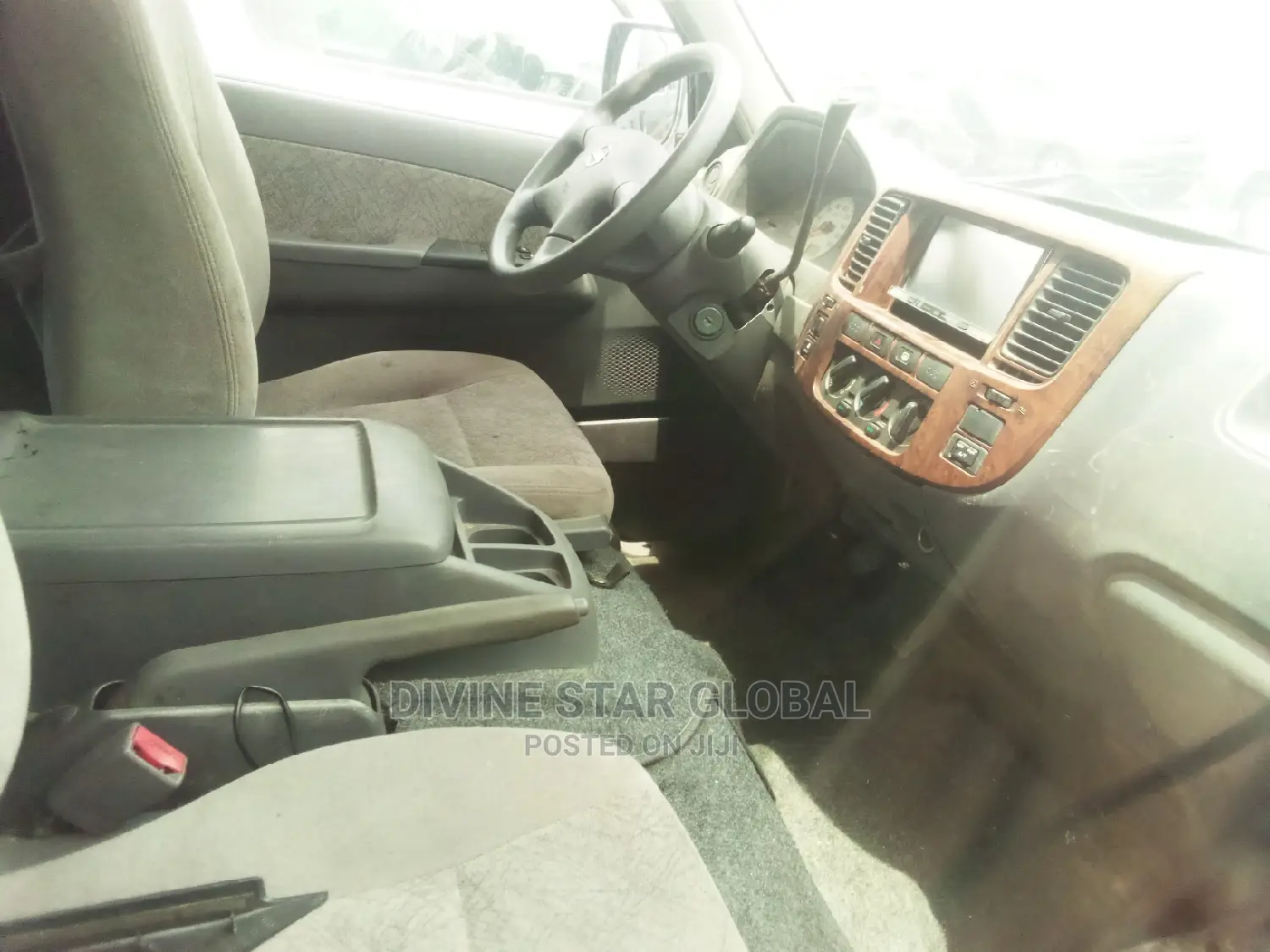 Nissan Caravan 2006 Gold