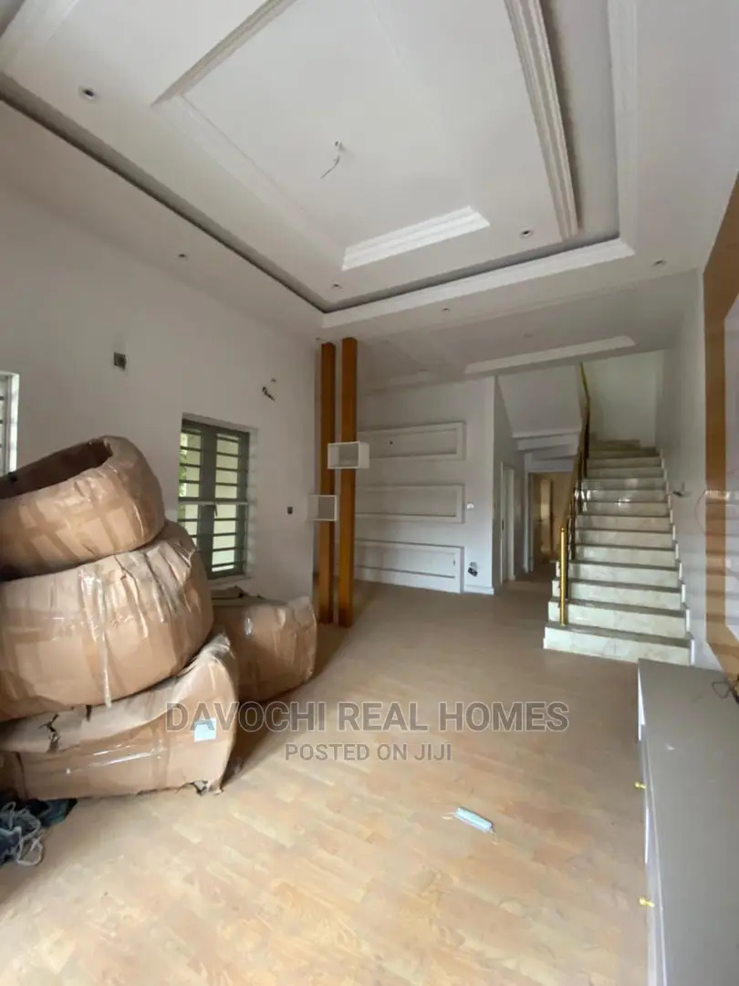 5bdrm Duplex in Conservation Estate Chevron for sale