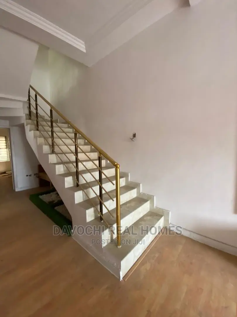 5bdrm Duplex in Conservation Estate Chevron for sale