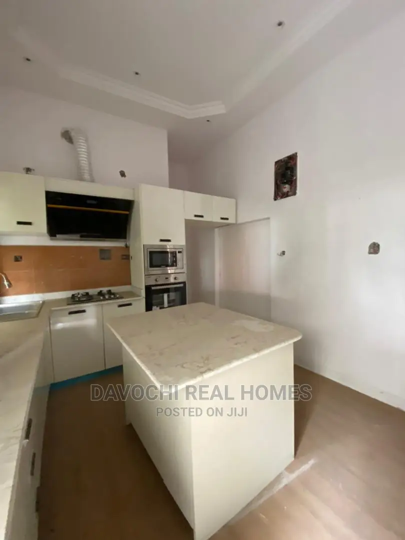 5bdrm Duplex in Conservation Estate Chevron for sale