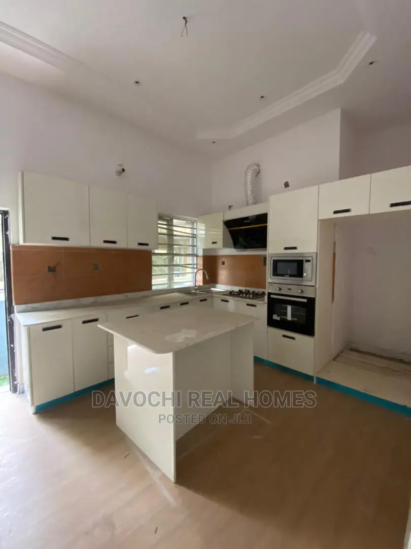 5bdrm Duplex in Conservation Estate Chevron for sale