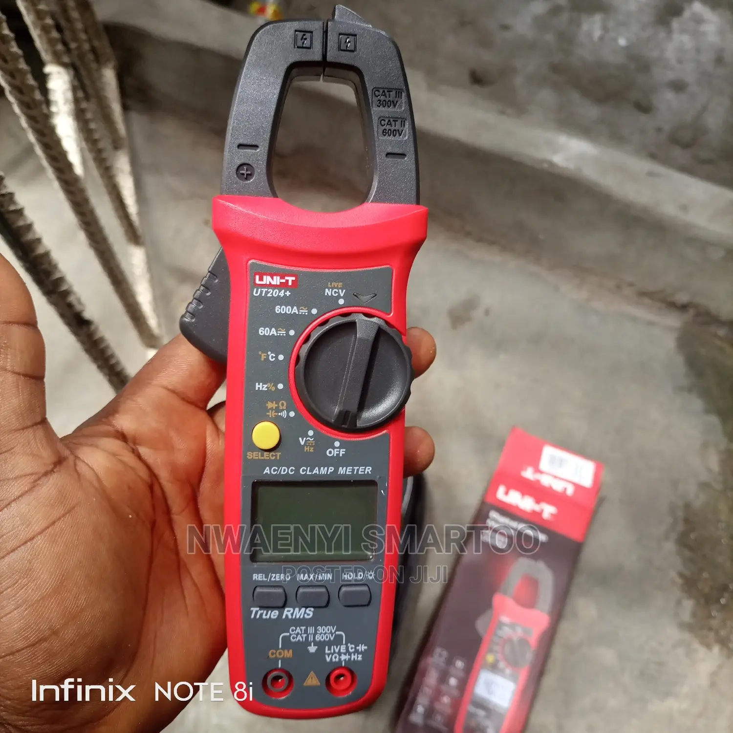 Uni-t Clamp Meter