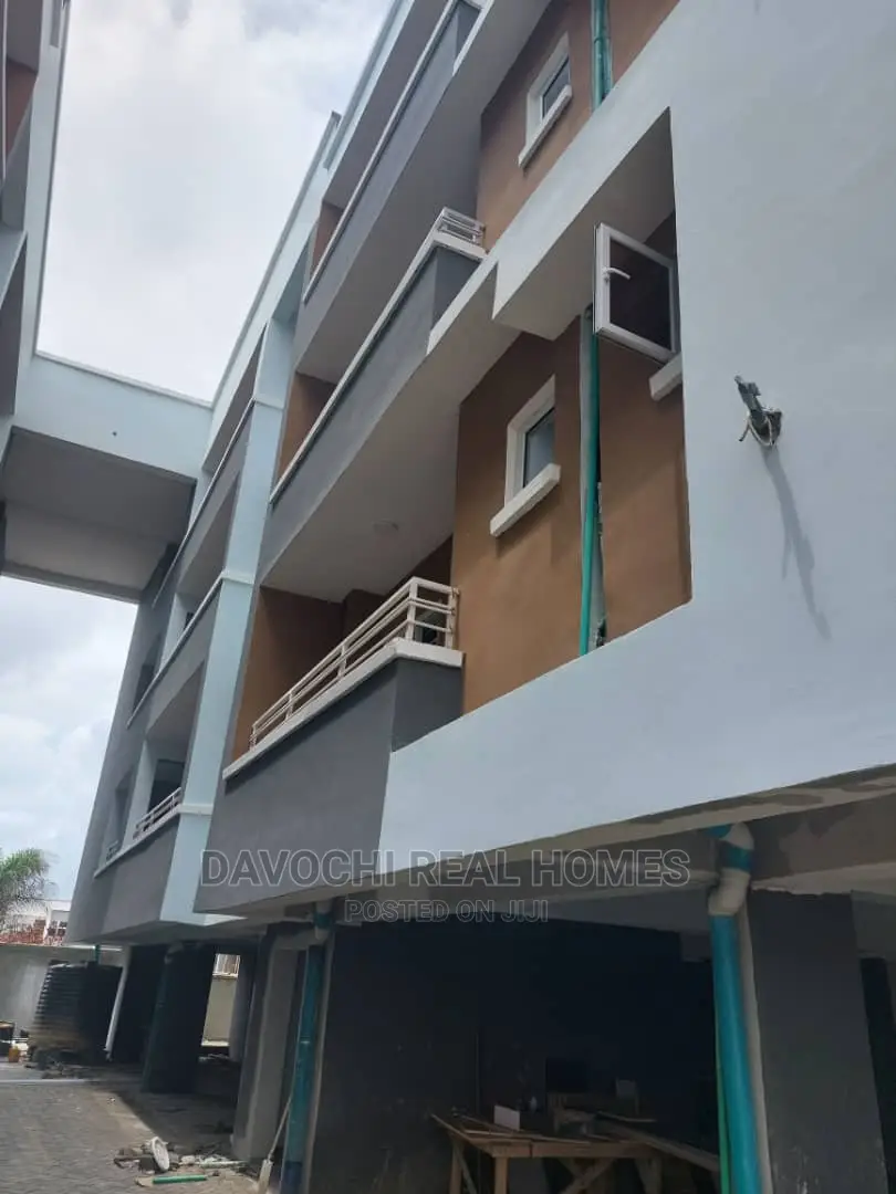 3bdrm Apartment in Orchid Road, Lekki Phase 2 for sale