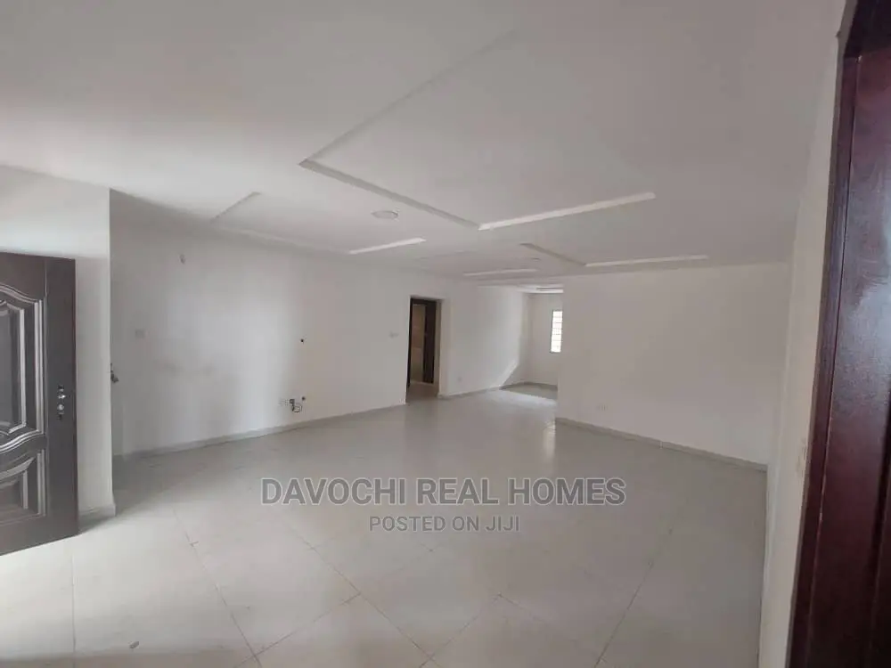 3bdrm Apartment in Orchid Road, Lekki Phase 2 for sale