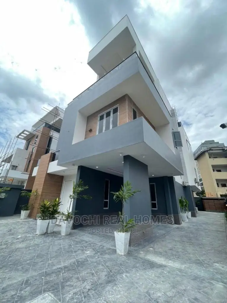 5bdrm Duplex in Ikoyi for Sale